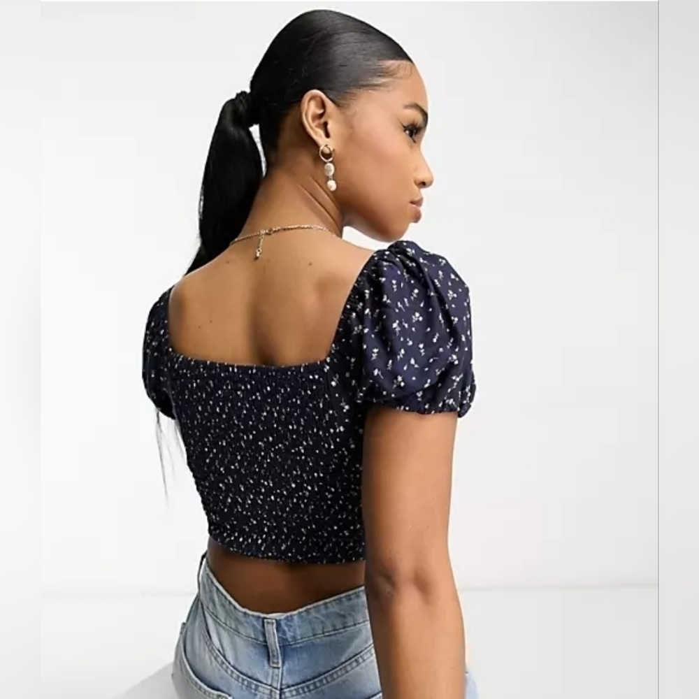 Hollister Floral Puff Sleeve Crop Top